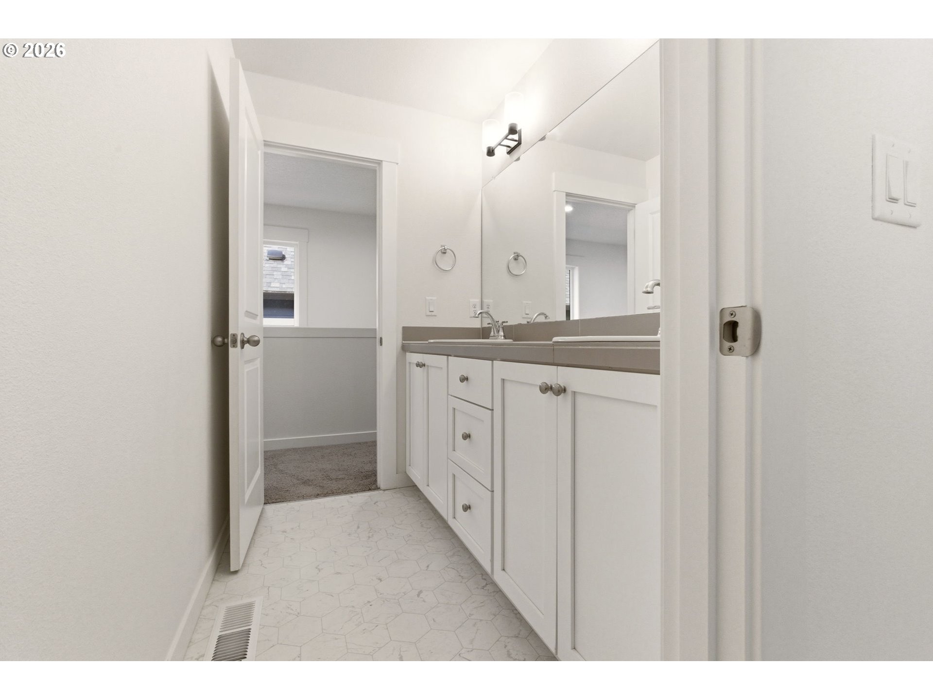 6950 North Madison Circle Ridgefield, WA 98642 - Photo 33 of 36