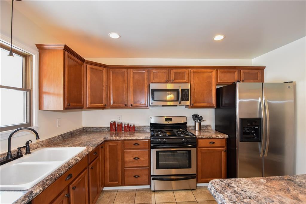 480 Big Knob Road Rochester, PA 15074 - Photo 5 of 24