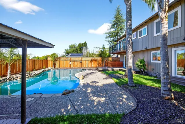 $1,175,000 | 690 Holly Avenue, Rohnert Park, CA 94928