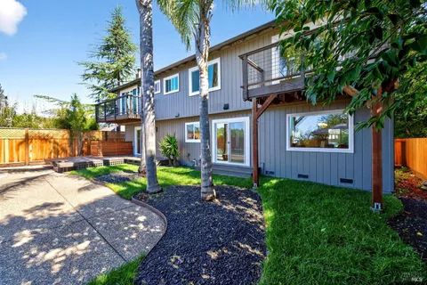$1,149,000 | 690 Holly Avenue, Rohnert Park, CA 94928