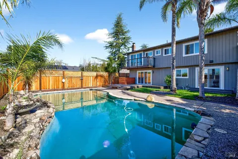 $1,149,000 | 690 Holly Avenue, Rohnert Park, CA 94928