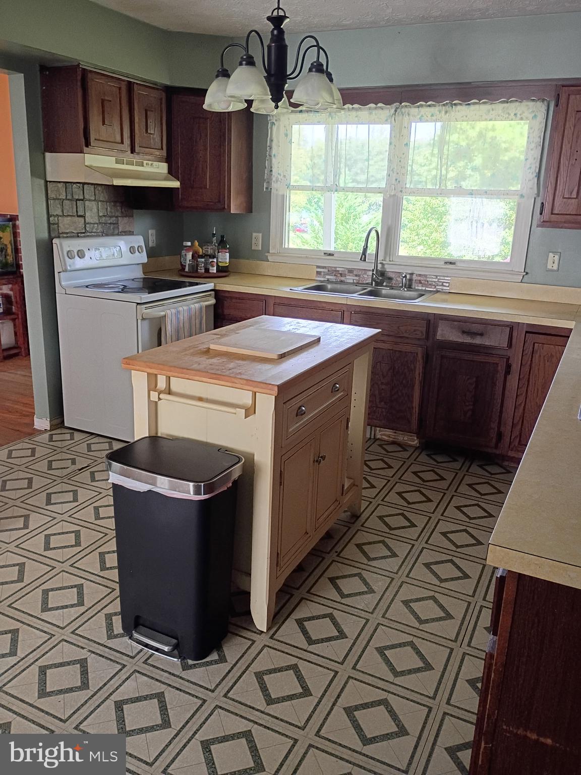 479 Perry Road Winchester, VA 22602 - Photo 11 of 28 KITCHEN