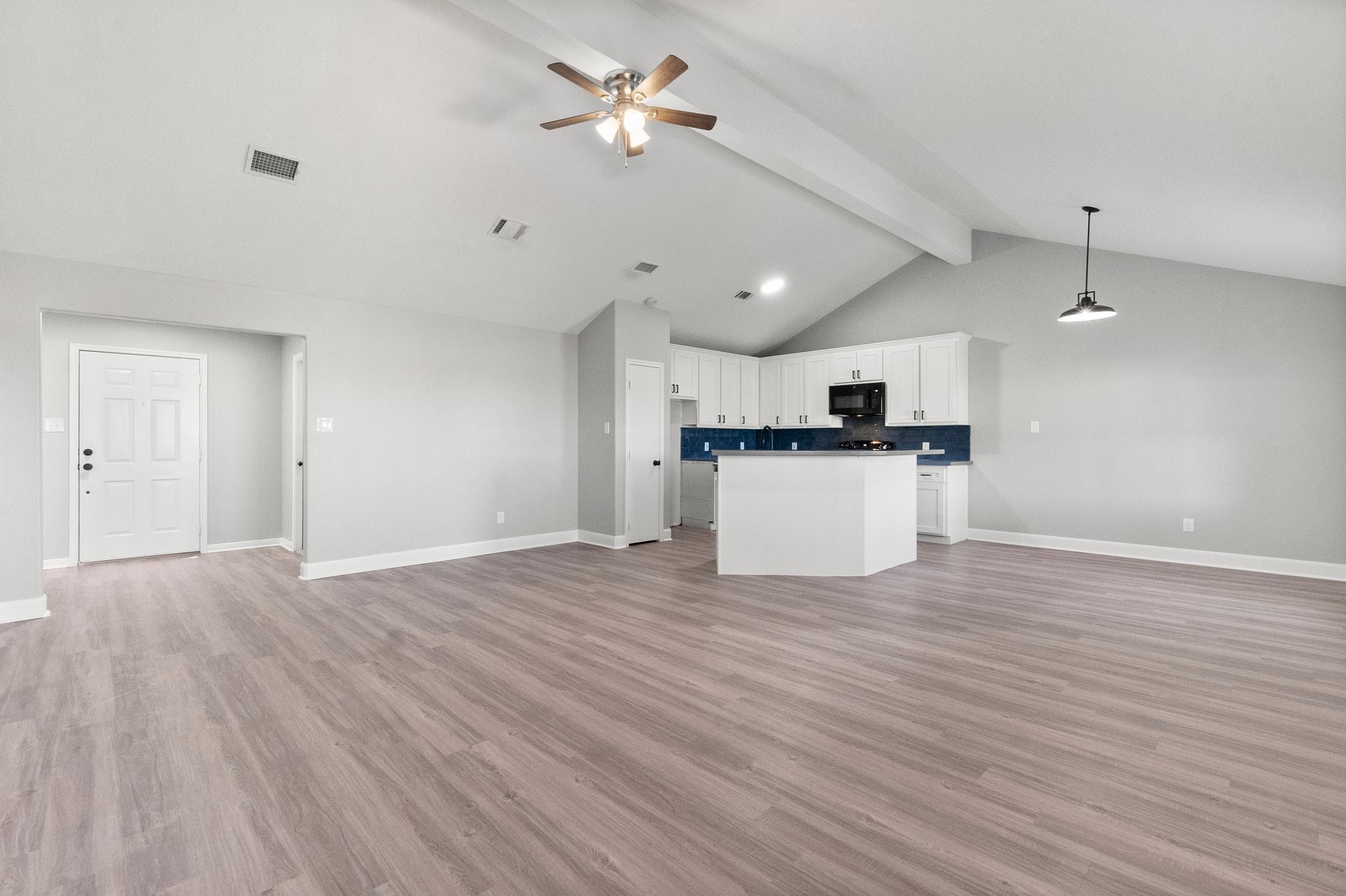 16233 Sun View Lane Conroe, TX 77302 - Photo 4 of 25