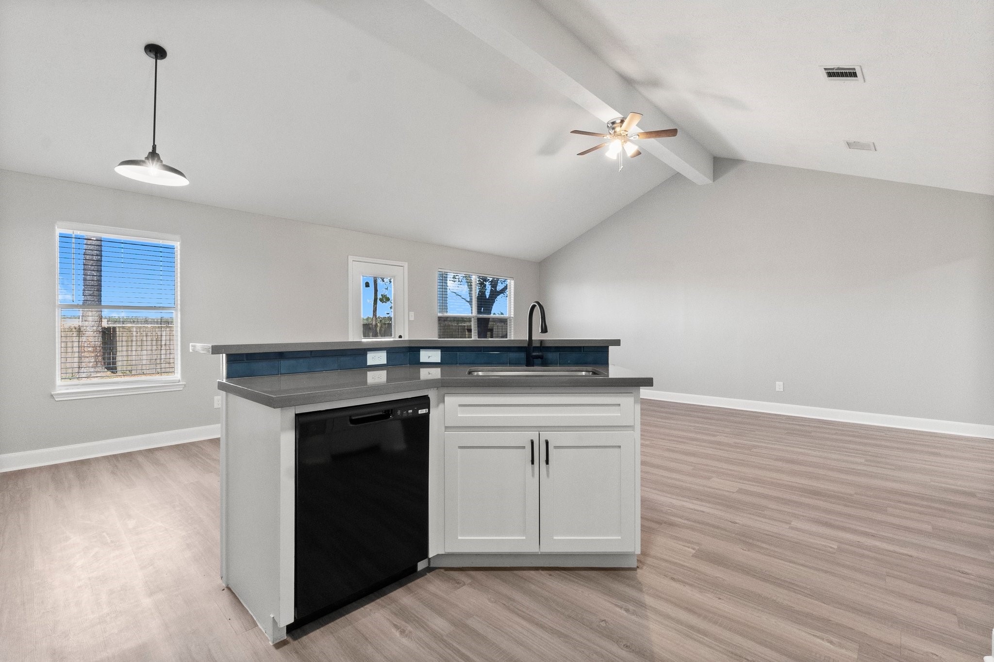 16233 Sun View Lane Conroe, TX 77302 - Photo 8 of 25