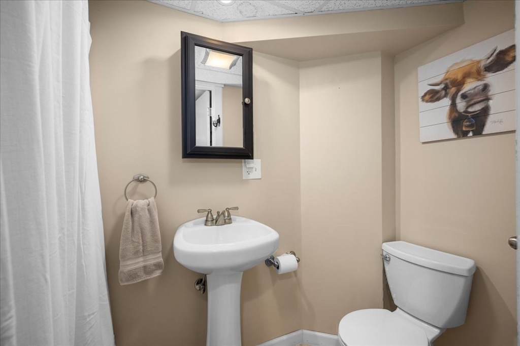 89 Weymouth Street Springfield, MA 01108 - Photo 23 of 28