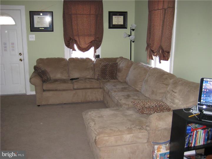 352 2nd Avenue Lindenwold, NJ 08021 - Photo 2 of 15 Living Room