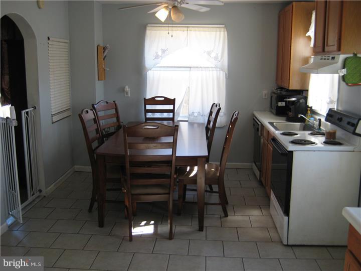 352 2nd Avenue Lindenwold, NJ 08021 - Photo 3 of 15 Kitchen