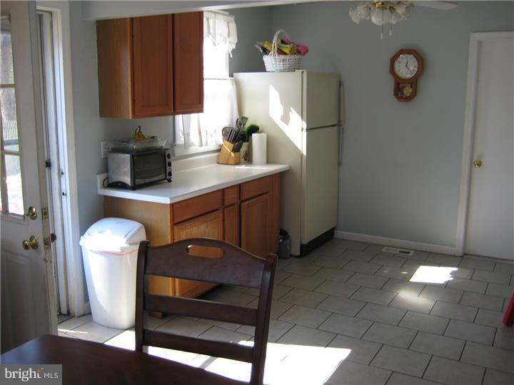 352 2nd Avenue Lindenwold, NJ 08021 - Photo 5 of 15 Kitchen
