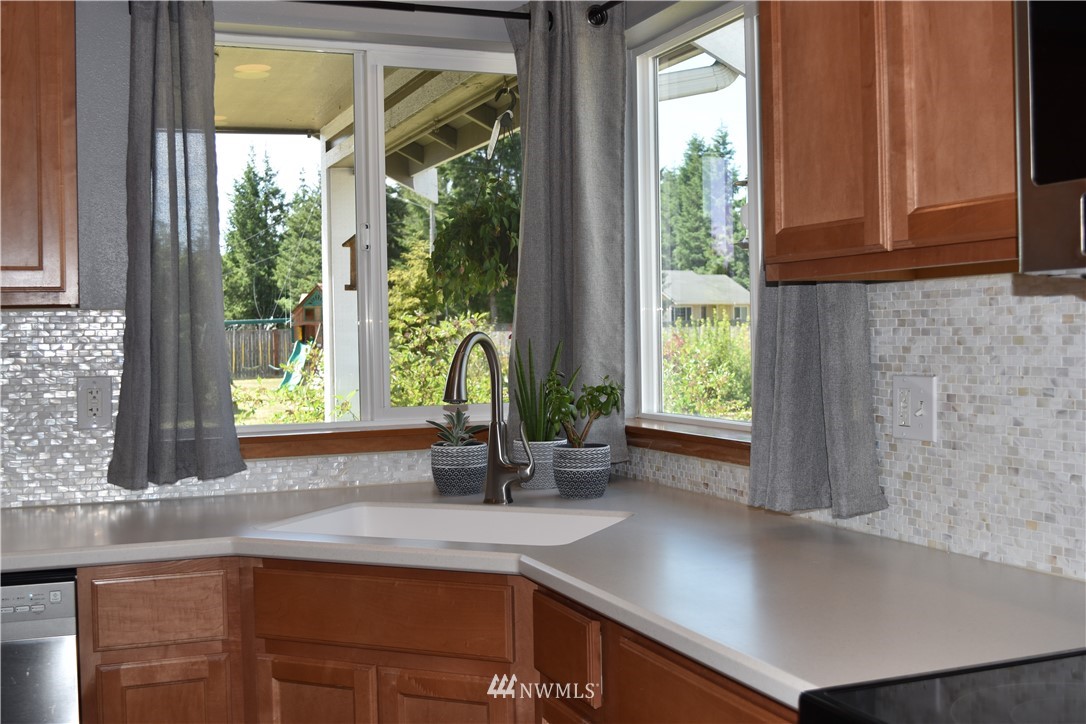 4728 181st Lane Southwest Rochester, WA 98579 - Photo 10 of 25