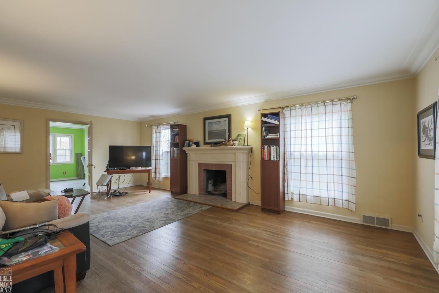 1303 Devonshire Road Grosse Pointe Park, MI 48230 - Photo 5 of 20