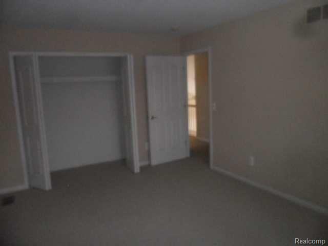 1041 Rochelle Park Drive Rochester, MI 48307 - Photo 15 of 18 SAM_0976