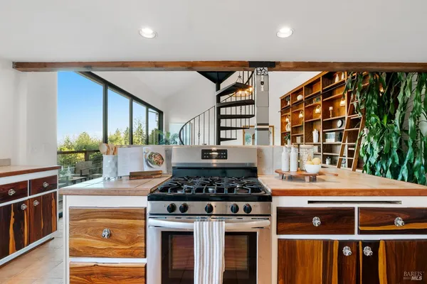 $949,000 | 12303 Margie Lane, Glen Ellen, CA 95442