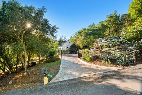 $949,000 | 12303 Margie Lane, Glen Ellen, CA 95442