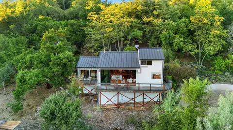 $949,000 | 12303 Margie Lane, Glen Ellen, CA 95442