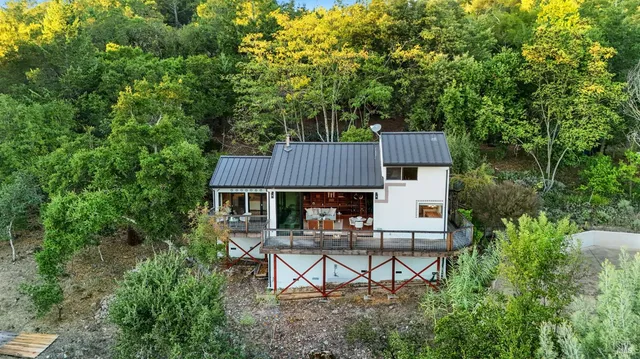 $949,000 | 12303 Margie Lane, Glen Ellen, CA 95442