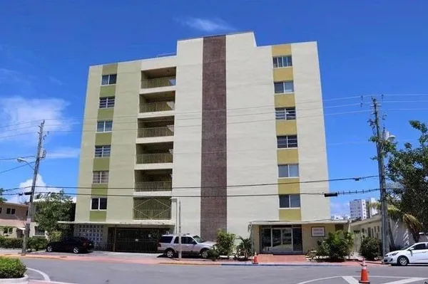 $2,650 | 8001 Crespi Boulevard, Unit 5C, Miami Beach, FL 33141