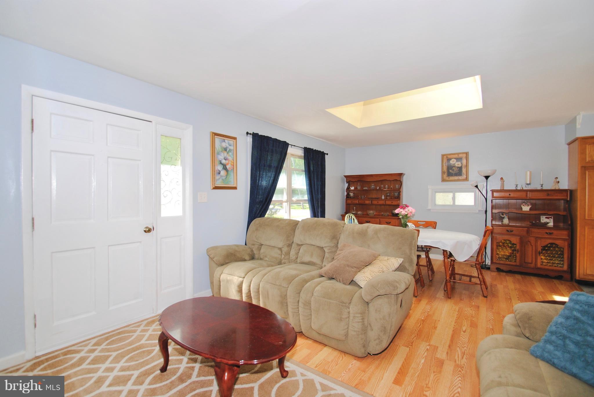 3924 Shoreham Beach Road Edgewater, MD 21037 - Photo 16 of 28 Family Room