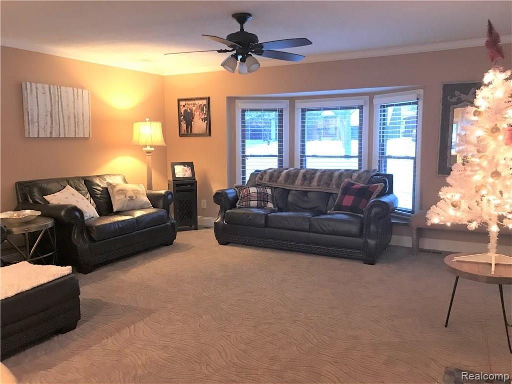 27791 Johnson Road Grosse Ile, MI 48138 - Photo 11 of 39 IMG_6944.jpg
