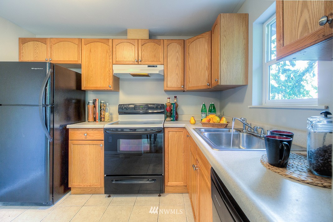 16 240th Street Southwest Bothell, WA 98021 - Photo 7 of 20