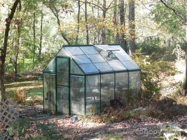 a view of a lake with houses