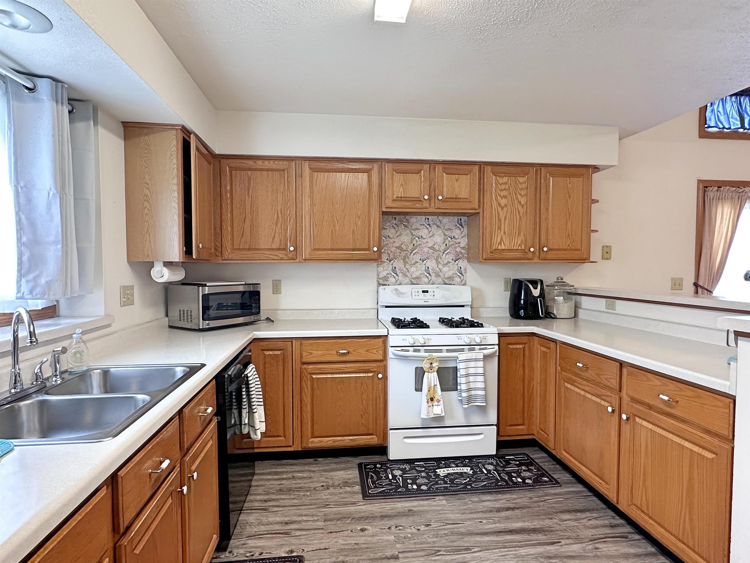 3344 Randolph Road Janesville, WI 53546 - Photo 4 of 37 Gallery Image 4
