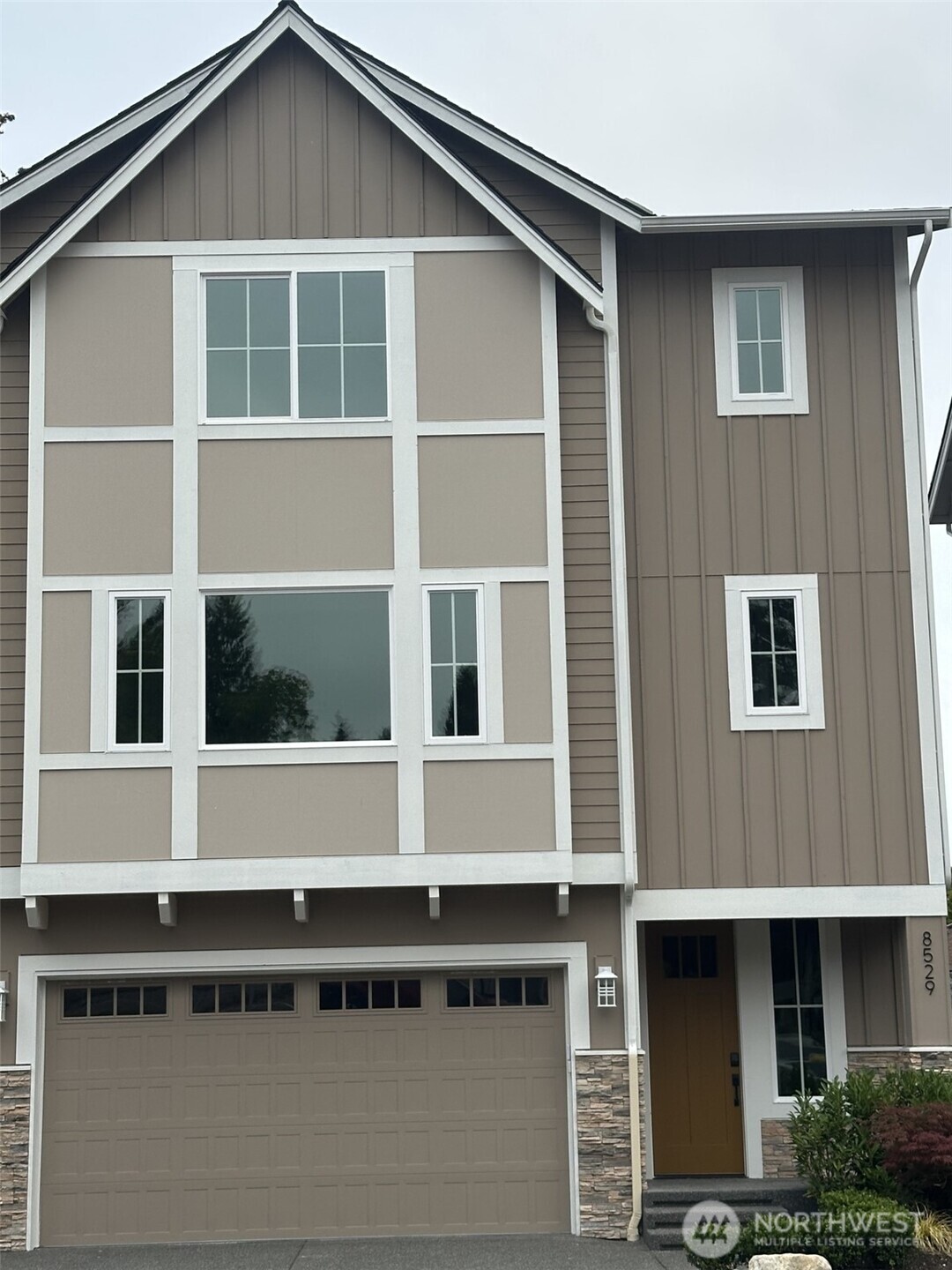 8529 230th Place Southwest, Unit 10 Edmonds, WA 98026 - Photo 1 of 2 Gallery Image 1