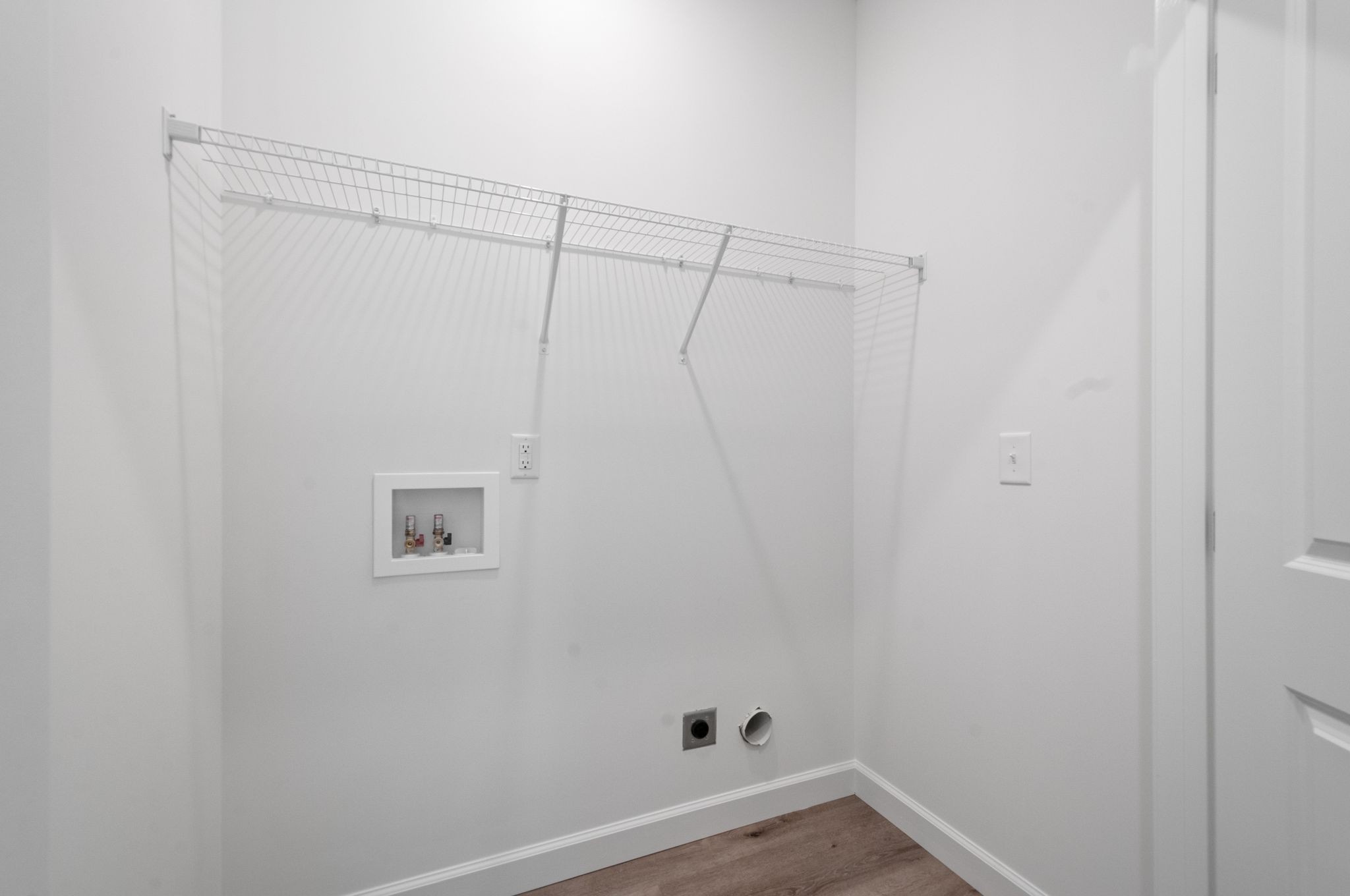 1118 West 1st Street Dickson, TN 37055 - Photo 28 of 40 a view of a small room