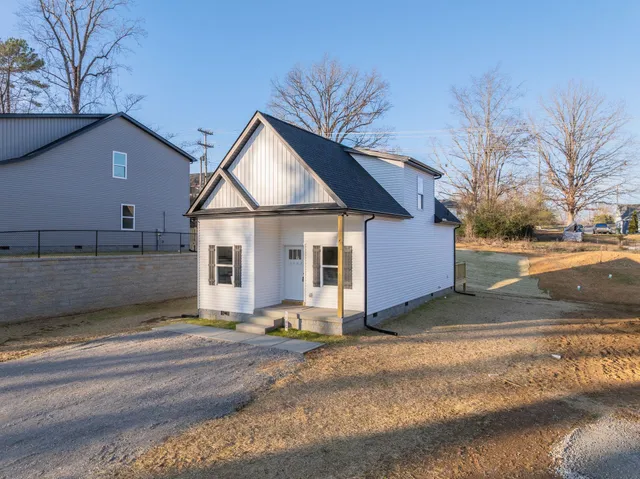 $318,000 | 1118 West 1st Street, Dickson, TN 37055