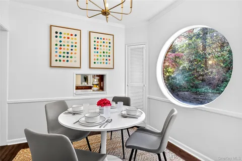 $2,299,000 | 138 Payne Whitney Lane, Manhasset, NY 11030