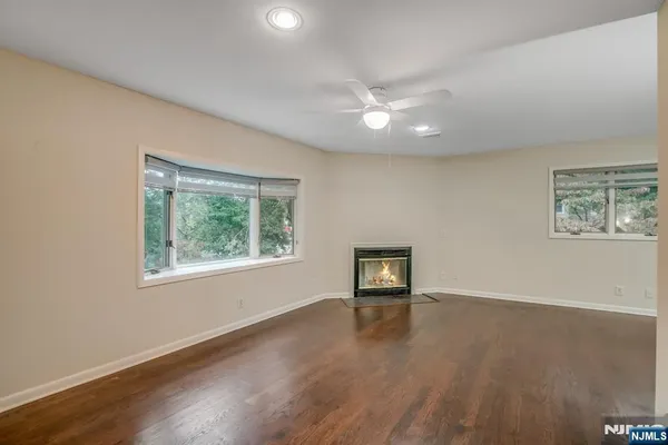 $4,950 | 8 Waibel Drive, Allendale, NJ 07401