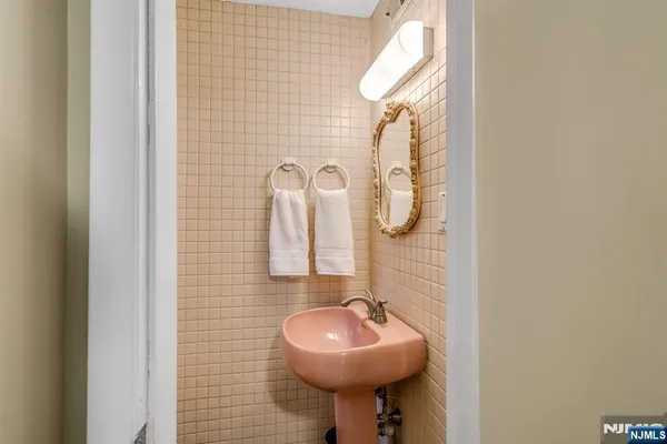 $4,950 | 8 Waibel Drive, Allendale, NJ 07401
