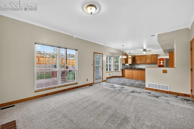 a view of livingroom with furniture