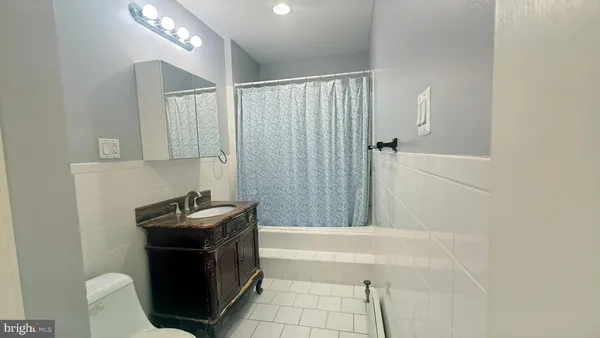 $2,700 | 1320 G Street Northeast, Unit 3, Washington, DC 20002