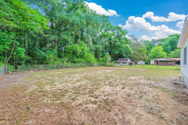 $1,400 | 812 Edney Avenue East, Crestview, FL 32539