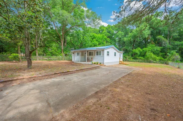 $1,400 | 812 Edney Avenue East, Crestview, FL 32539