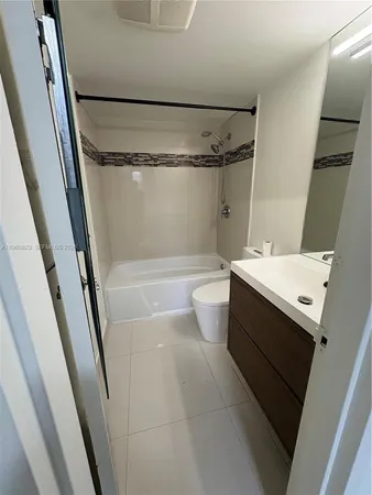 $1,850 | 1805 Sans Souci Boulevard, Unit 313, North Miami, FL 33181