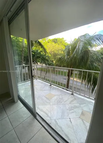 $1,850 | 1805 Sans Souci Boulevard, Unit 313, North Miami, FL 33181