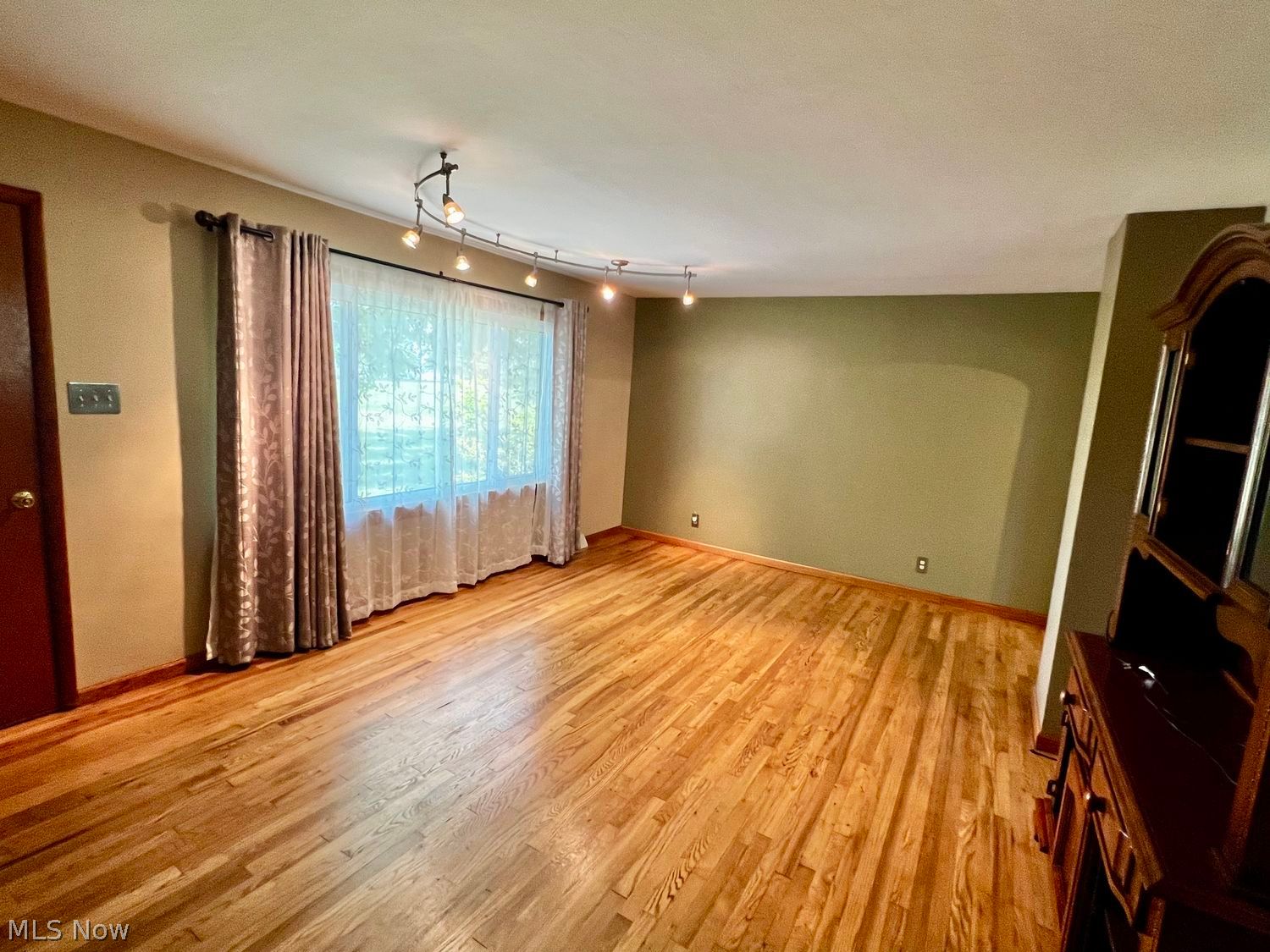 1123 Granger Road Medina, OH 44256 - Photo 14 of 31 Flex Room 1 - Living or Dining Room