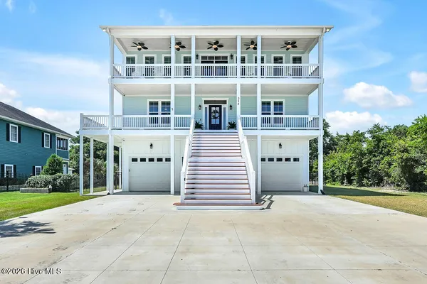 $875,000 | 254 Grandview Drive, Sneads Ferry, NC 28460