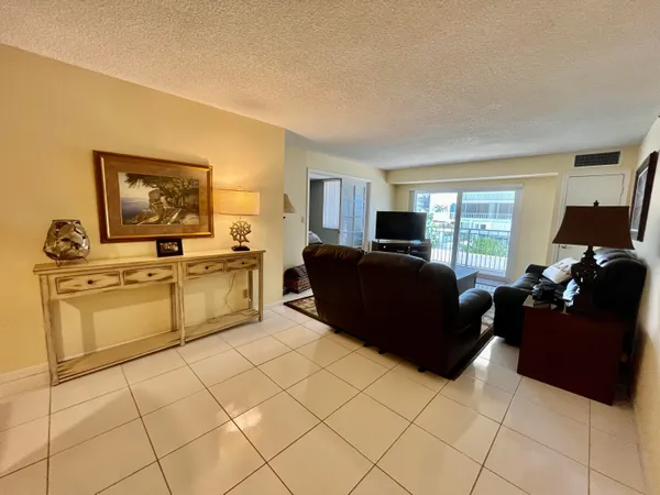 $5,100 | 3215 South Ocean Boulevard, Unit 108, Highland Beach, FL 33487