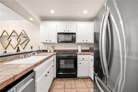 $435,000 | 21345 Norwalk Boulevard, Unit 117, Hawaiian Gardens, CA 90716