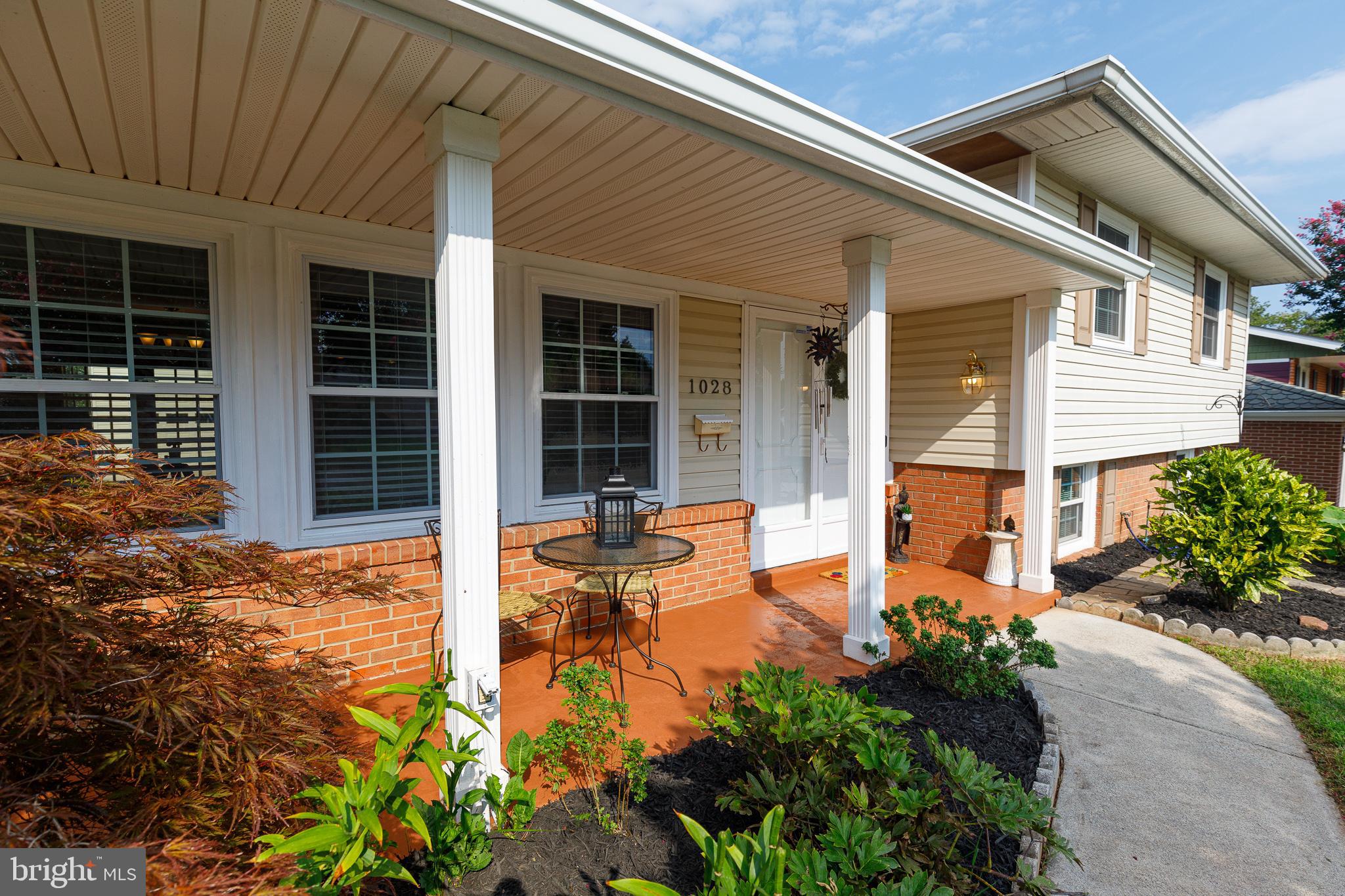 1028 South Hoga Road Sterling, VA 20164 - Photo 4 of 65