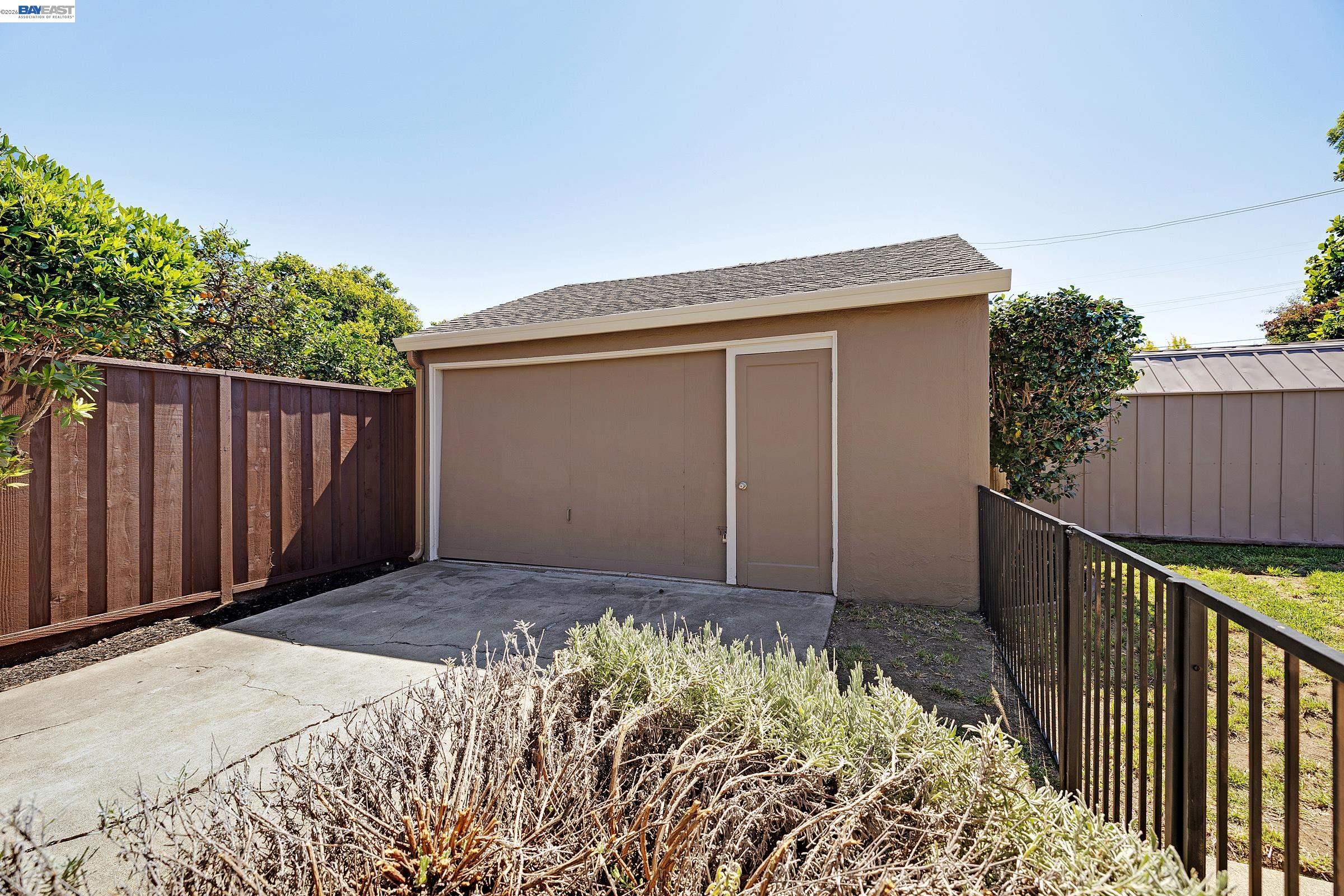 1987 San Rafael Street San Leandro, CA 94577 - Photo 12 of 35