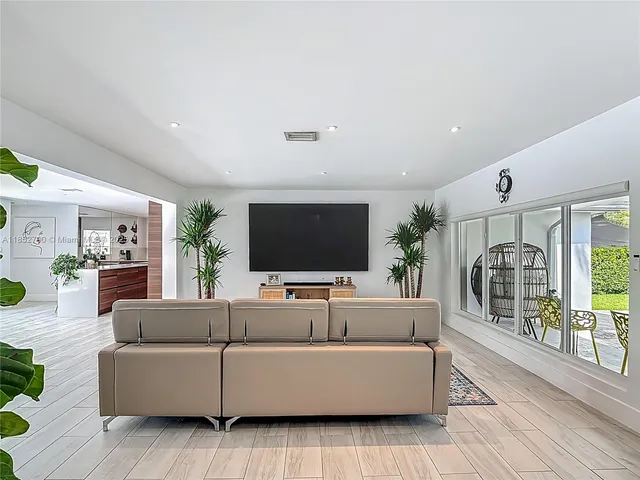 $11,000 | 1080 Northeast 104th Street, Miami Shores, FL 33138