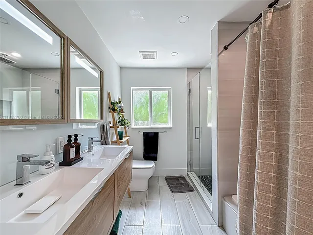 $11,000 | 1080 Northeast 104th Street, Miami Shores, FL 33138