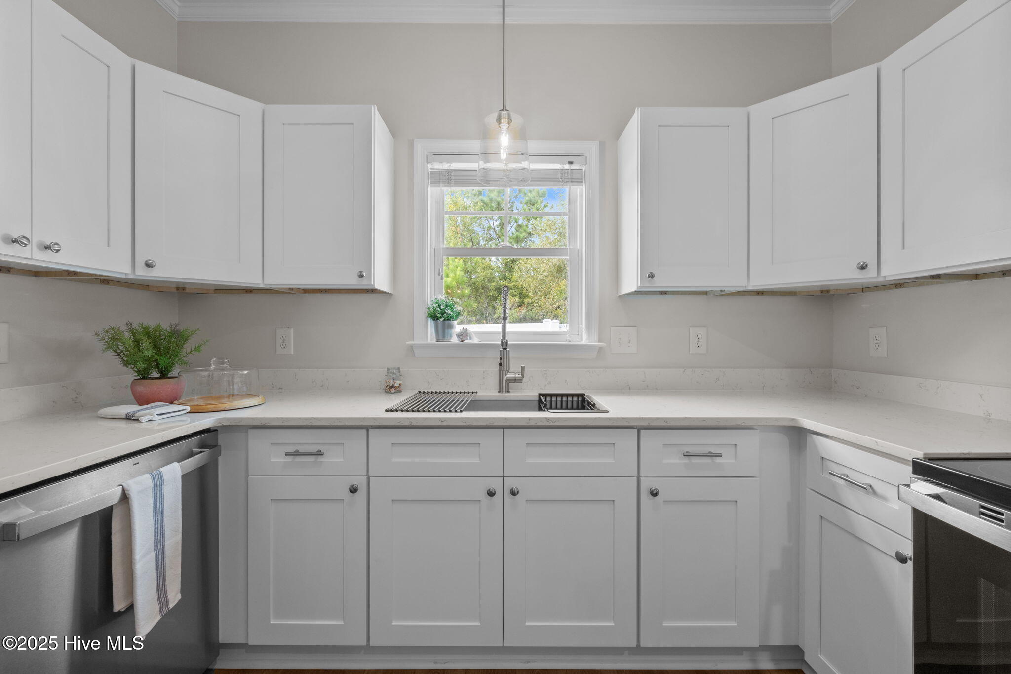 304 Cedar Island Trail Holly Ridge, NC 28445 - Photo 12 of 29 kitchen 1