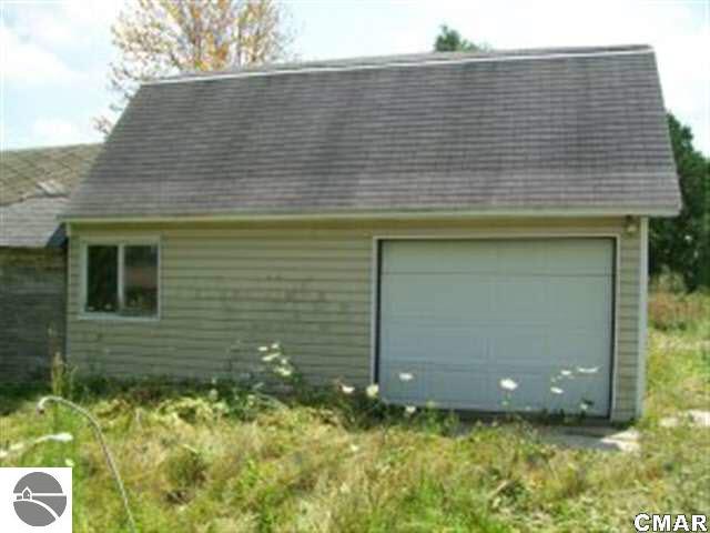 9708 East Olive Road Wheeler, MI 48662 - Photo 9 of 9 1767941-8.JPG