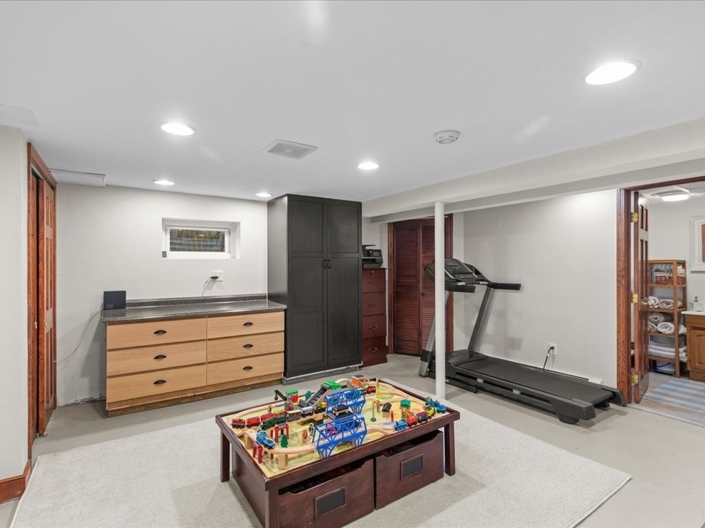 11 Phyllis Road Foxboro, MA 02035 - Photo 26 of 42