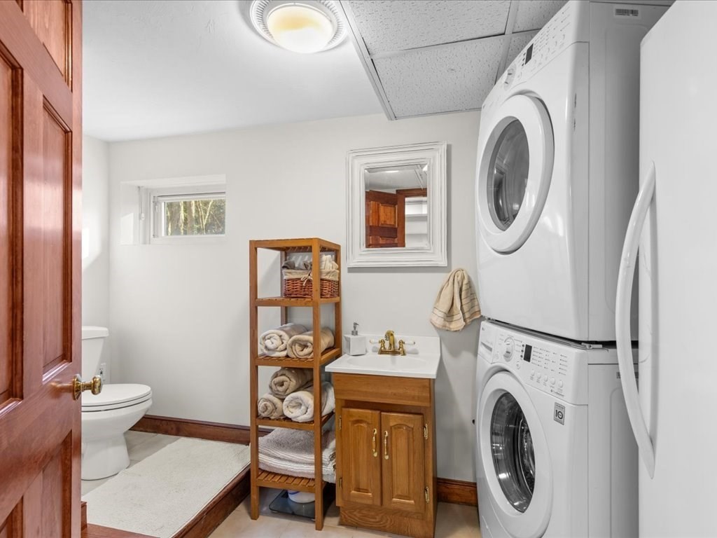 11 Phyllis Road Foxboro, MA 02035 - Photo 27 of 42