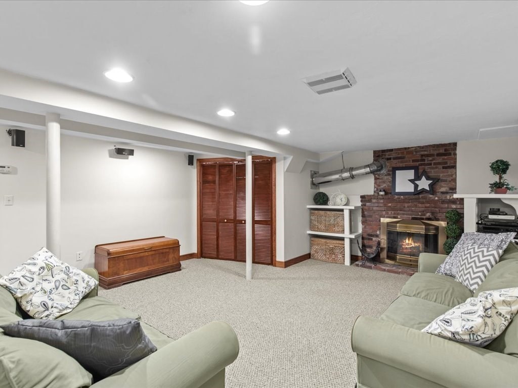 11 Phyllis Road Foxboro, MA 02035 - Photo 30 of 42